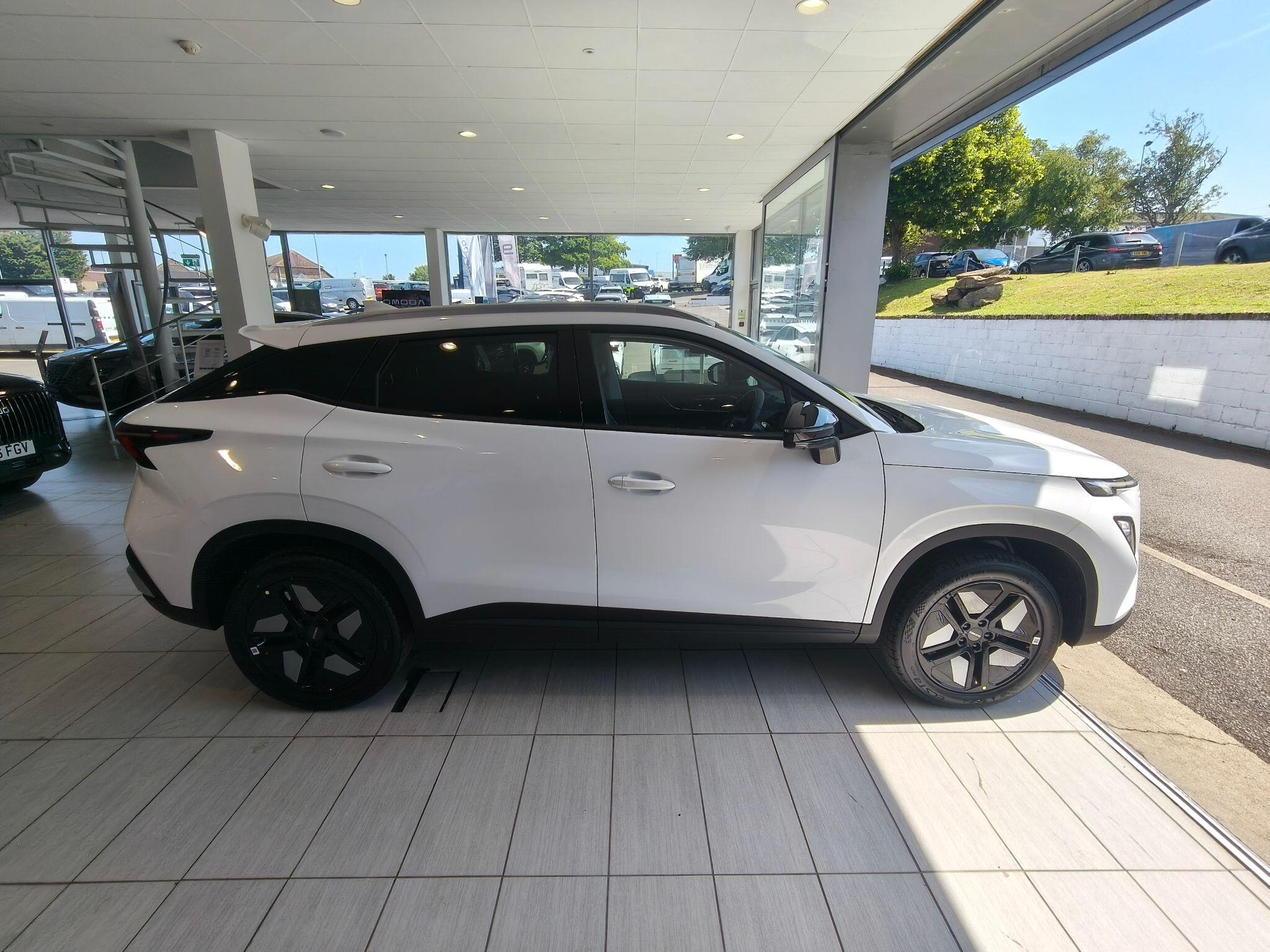 Large vehicle image